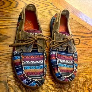 Twisted X Serape Shoes! 7